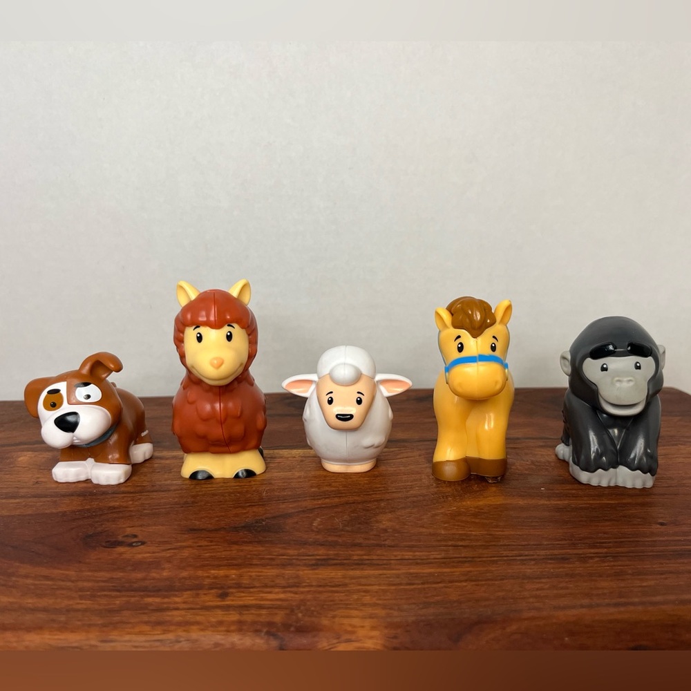 Fisher-Price Little People Animal Lot Of 5- Dog, Alpaca, Sheep, Horse, Gorilla